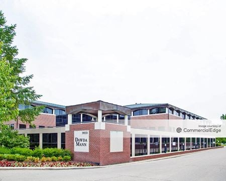 Commercial space for Rent at 39533 Woodward Avenue in Bloomfield Hills