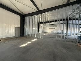 1200+ sf warehouse