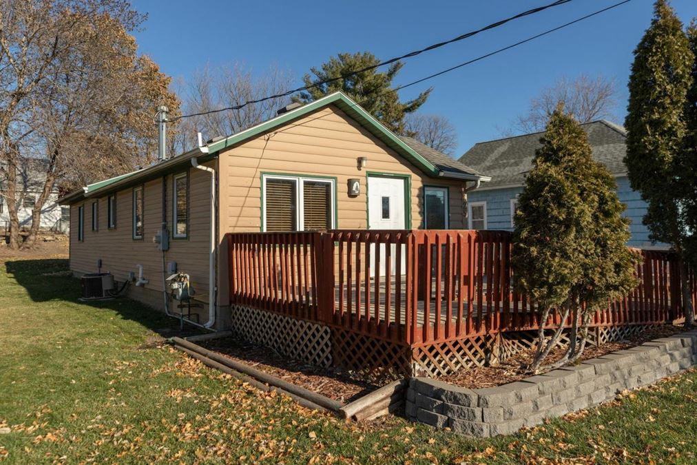 Cozy 2 Bedroom Home - 725 7th St NW 