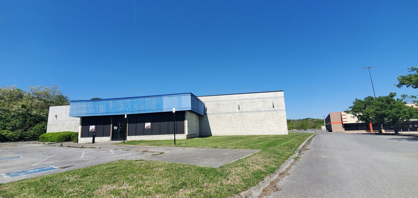 2960 Knoxville Center Drive