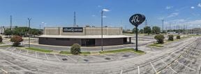 2443 Walnut Hill Ln