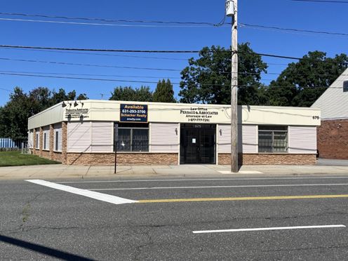 675 Broadway, Massapequa