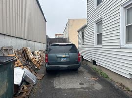 36 Larkin St