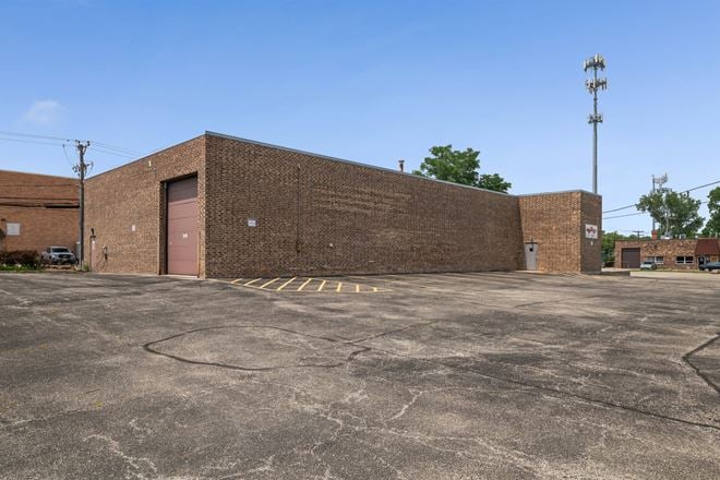 3048 N Lake Terrace