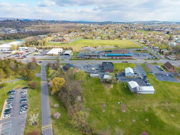 RENOVATED TWO-LEVEL COMMERCIAL SPACE NEAR DOWNTOWN HARRISONBURG