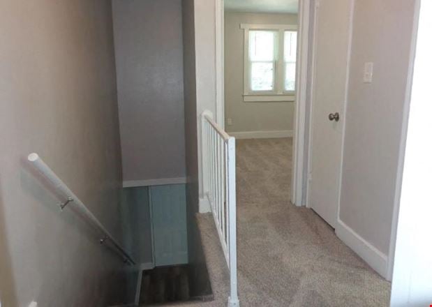 307 W Little Creek Rd
