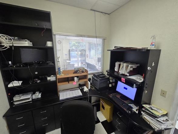 Industrial Flex Space | Corner Unit