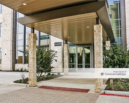 Offices At The Realm