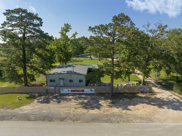 13568 Oil Field Rd, Conroe, TX 77302-3610