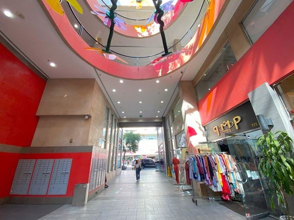 LA Fashion Mart Showrooms & Offices!