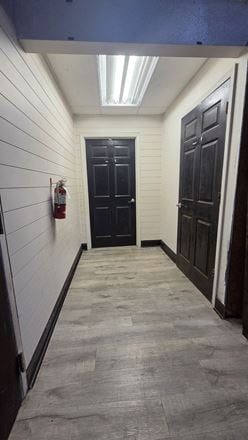 4117 N Davis - Warehouse / Showroom