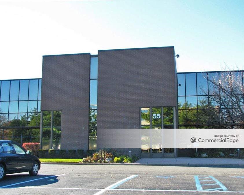Nassau West Corporate Center - 55 Charles Lindbergh Blvd