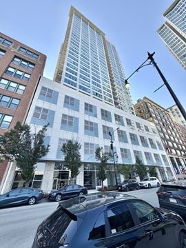 659 South Wells Street