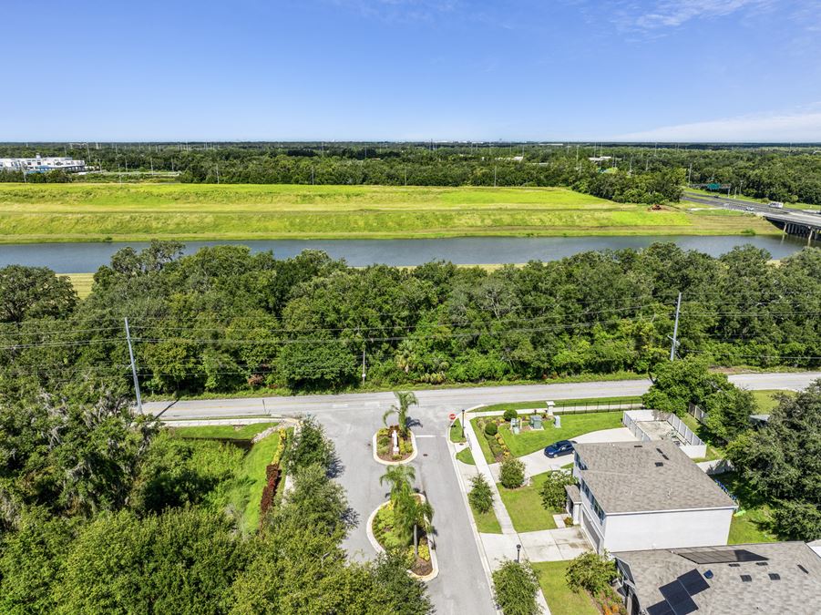 Thonotosassa Acreage
