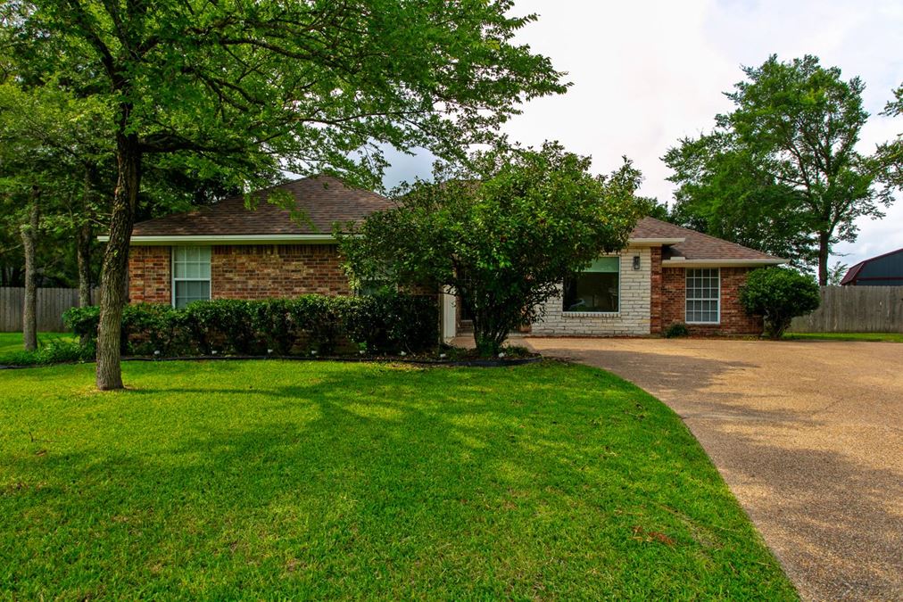 2600 Greenberry Circle