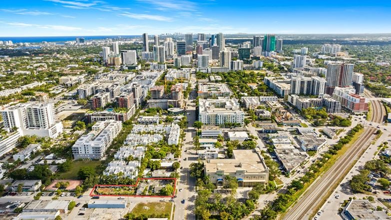 746 NE 3rd Ave & NE 8th St
