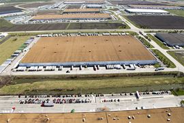 Gateway One Distribution Center Building 1