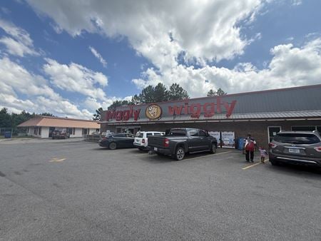 Retail space for Rent at 2003 N Pine Ave in Heidelberg