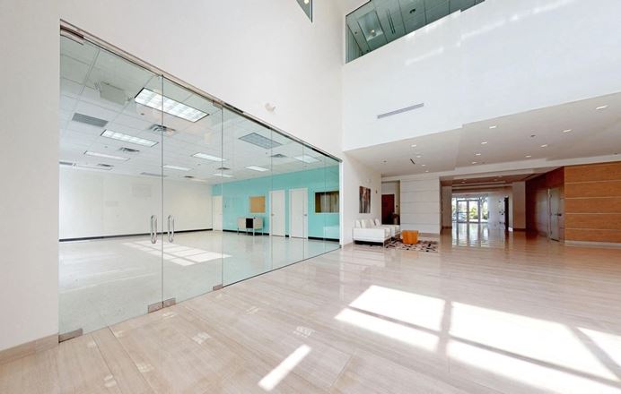 Office property in Pembroke Pines, FL