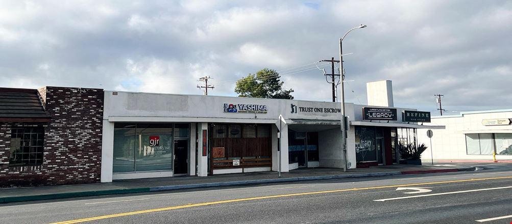 Retail space for Rent at 228 E Rowland St in Covina