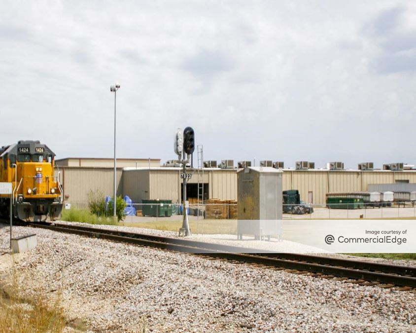 555 South Lancaster Hutchins Road, Lancaster Industrial Space For Lease