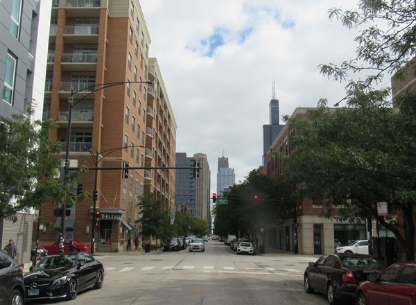 Retail space for Sale at 954 W Monroe St in Chicago