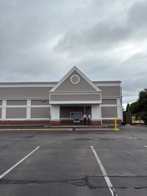 Freestanding Retail Opportunity ±15,251 SF