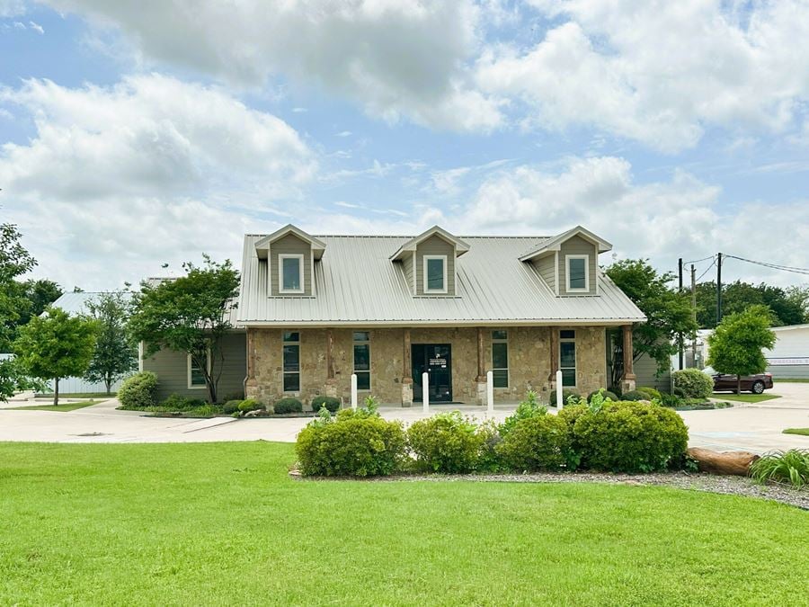 3209 Fort Worth Dr