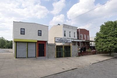 633 Glenmore Ave