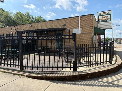 1761 S Main St
