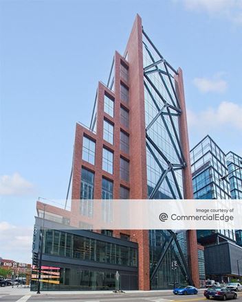 800 West Fulton Street