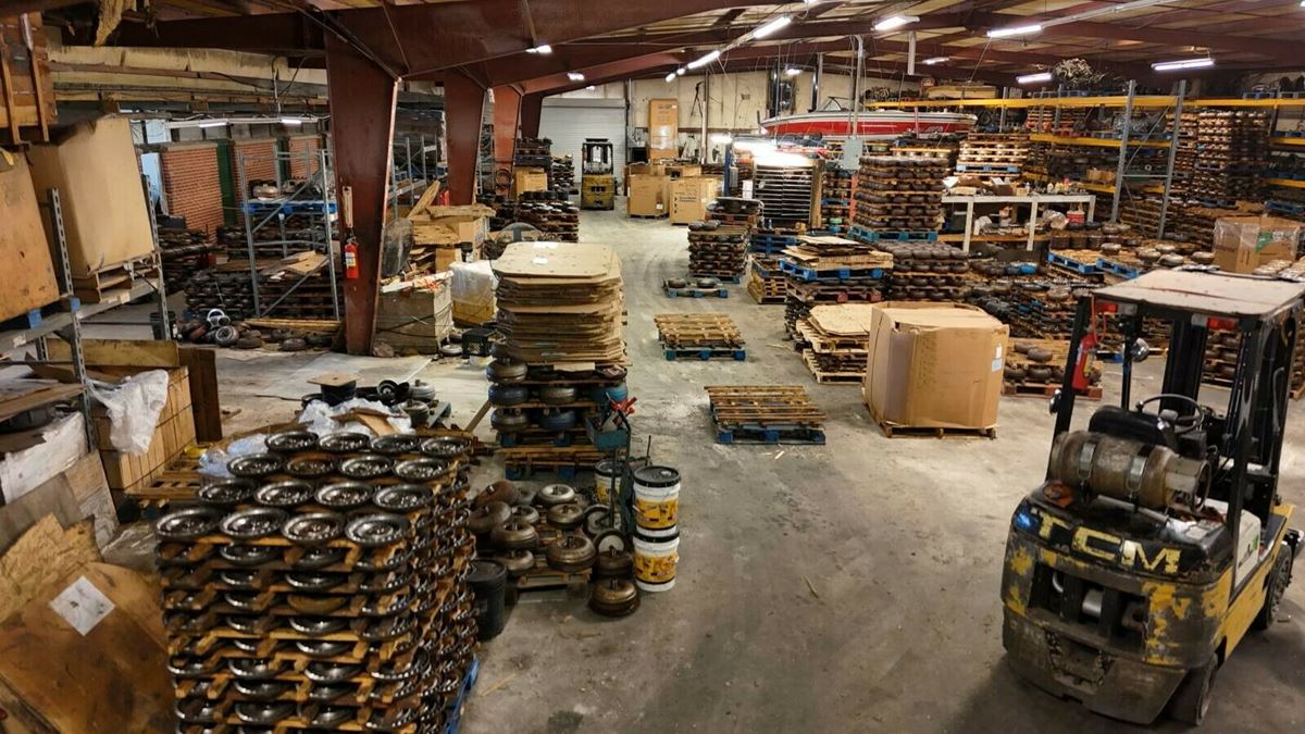 Single-Tenant Industrial + Yard Space