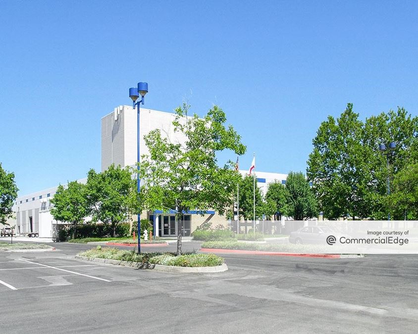 3233 Dwight Road, Elk Grove Industrial Space For Lease