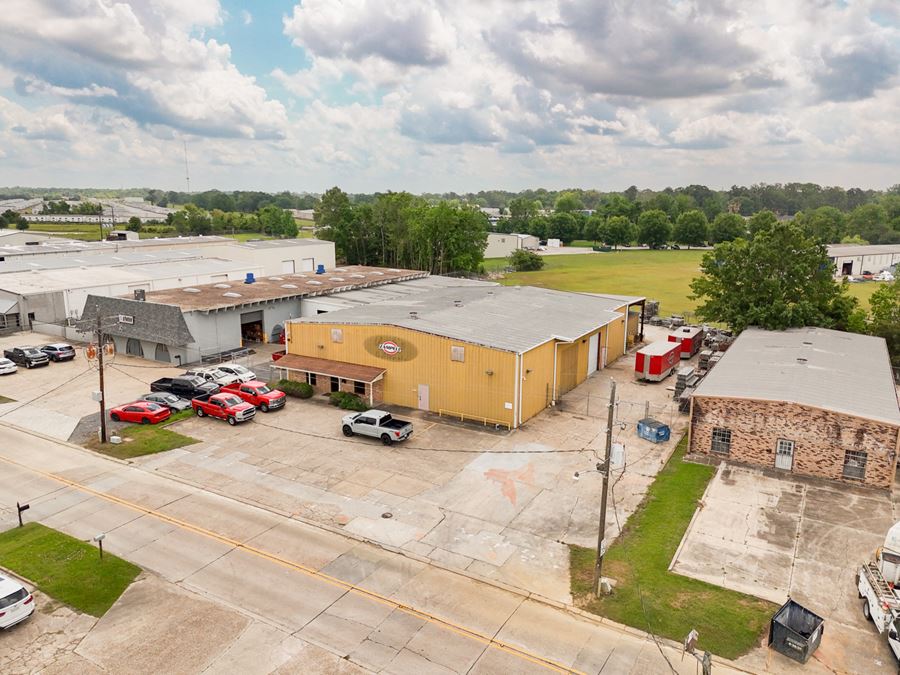 ±8,345 SF Office Warehouse with Yard Near S Choctaw Dr