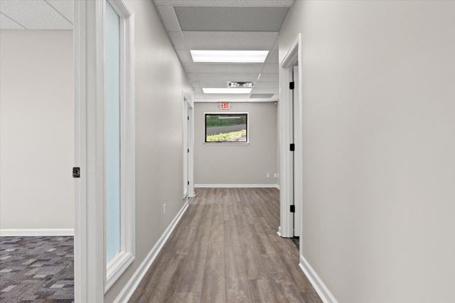 2 Executive Suites 