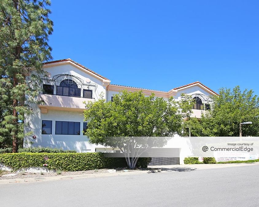 325 Rolling Oaks Drive, Thousand Oaks, CA 91361