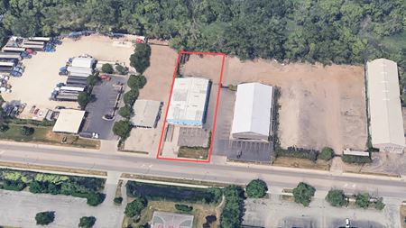 Photo of commercial space at 280 Willard Ave in Elgin