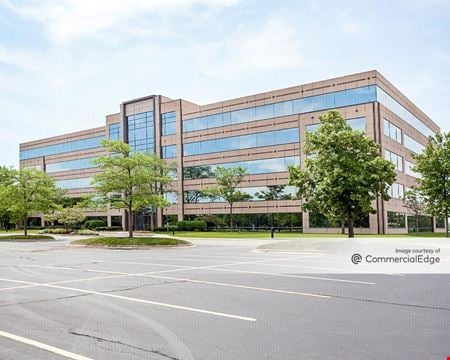 Lincolnshire Corporate Center - 300 Tower Pkwy - Lincolnshire