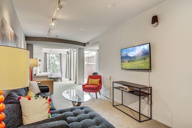 Commercial & Residential Live/Work Unit for Sale
