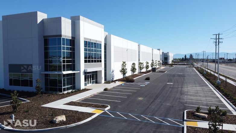 Bakersfield Commons Logistics Park