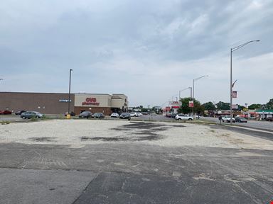 Lot at Signalized Intersection