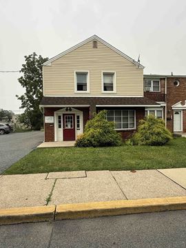 1737 Schoenersville Rd
