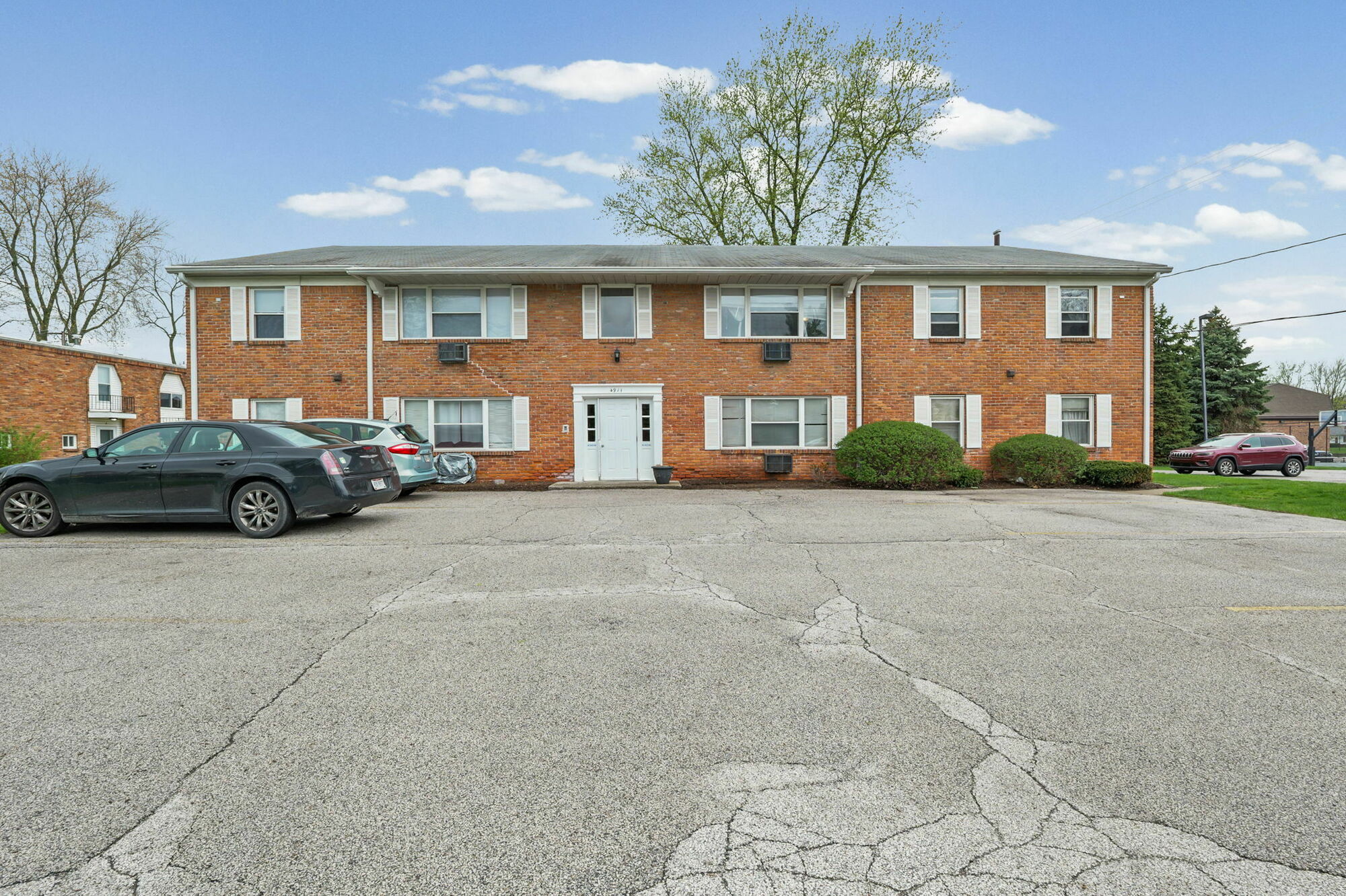 4911 Wickford E Dr, Sylvania, OH 43560-3193