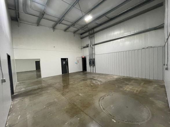 9915 E 51st St, Bldg B - Industrial