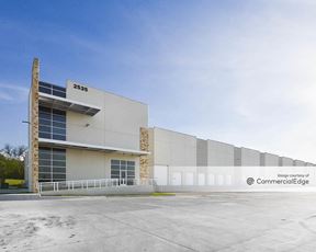 MacArthur Crossing - 2535 Gifford Street