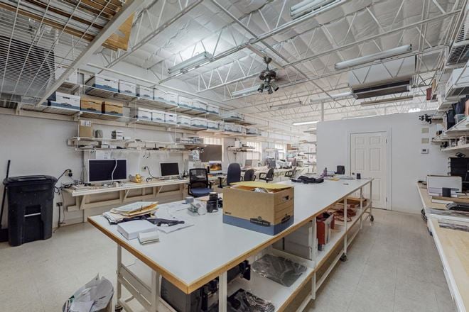 Fully Remodeled High Traffic Retail with Showroom & Vault