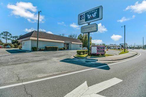 41 S Navy Blvd