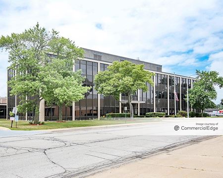 Industrial space for Rent at 7400 North Oak Park Avenue in Niles