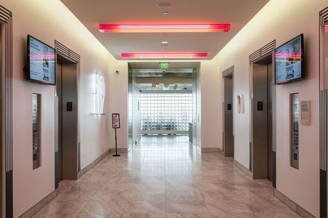 WeWork - 400 Spectrum Center