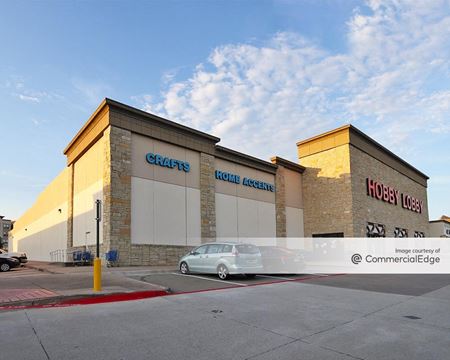 Photo of commercial space at 812 West McDermott Drive in Allen